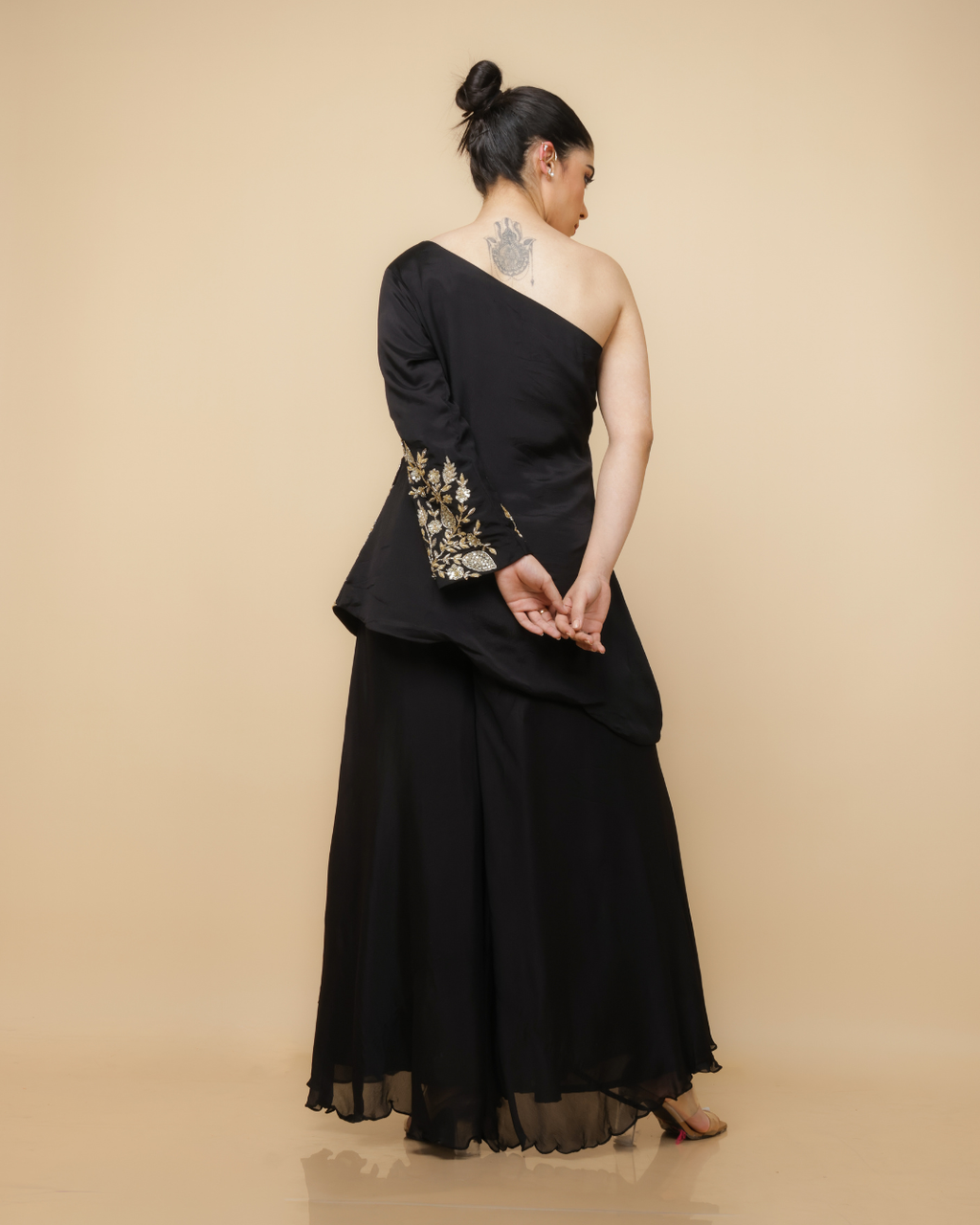 Zehra One-Shoulder Set