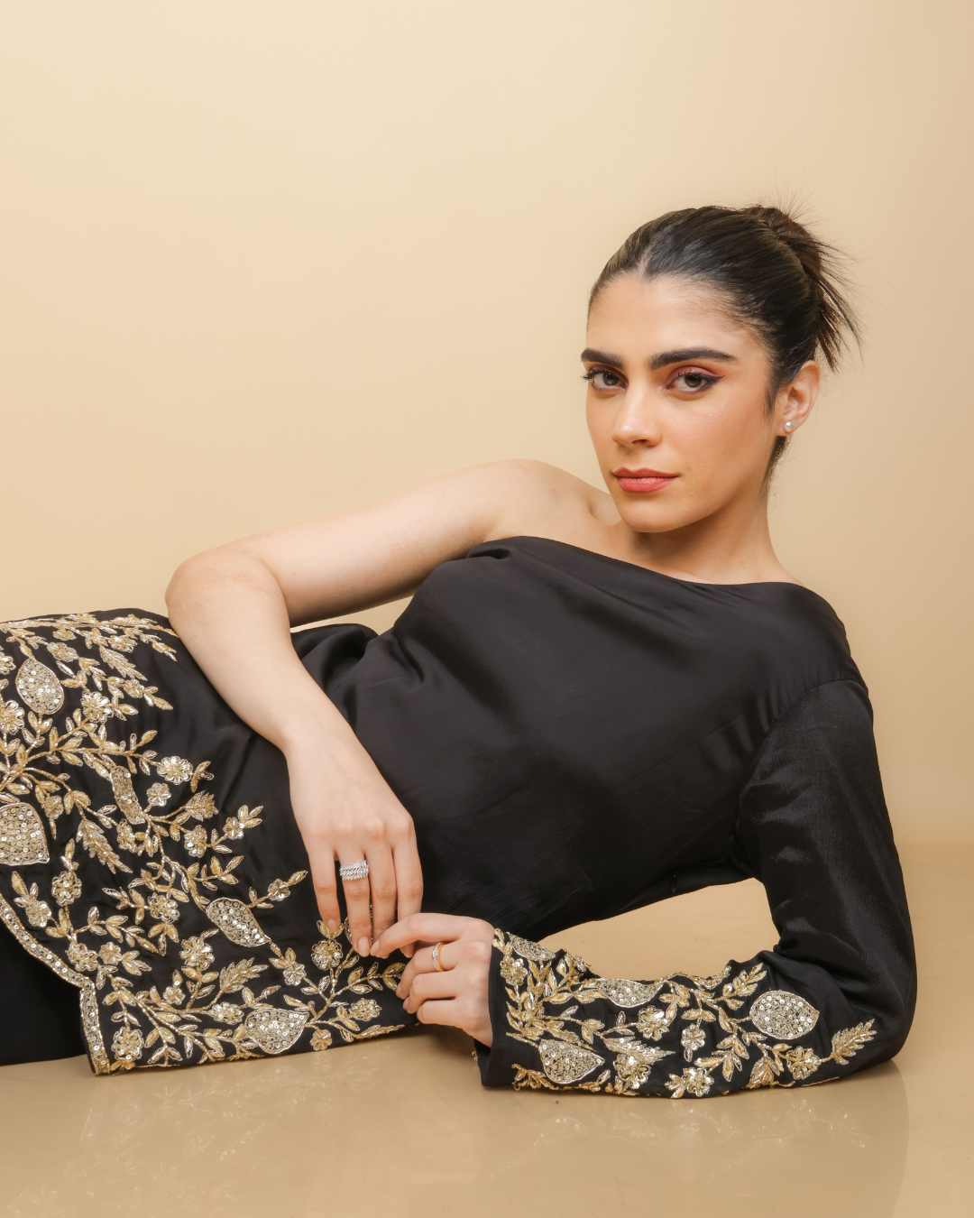 Zehra One-Shoulder Set