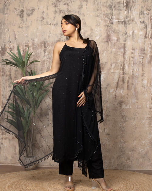 Black sleeveless badla suit